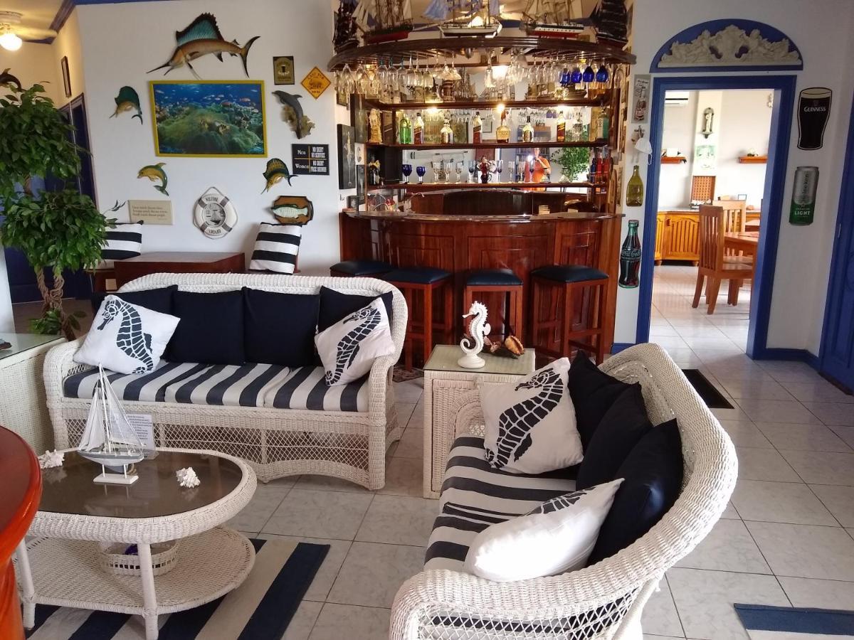 Drake Inn Puerto Villamil Exteriör bild