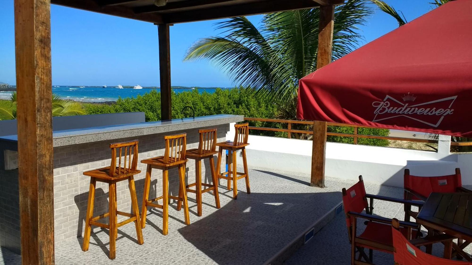 Drake Inn Puerto Villamil Rum bild