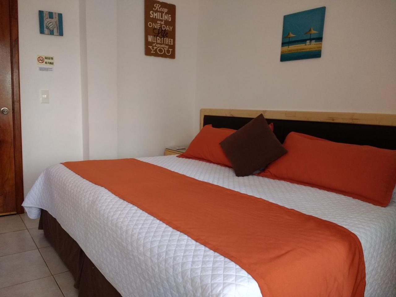 Drake Inn Puerto Villamil Exteriör bild