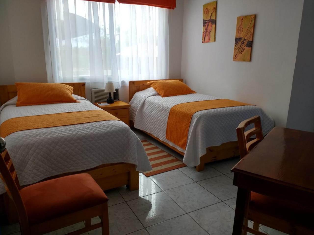 Drake Inn Puerto Villamil Exteriör bild